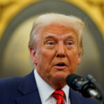 Ο Τραμπ αξιώνει δωρεάν διέλευση των αμερικανικών πλοίων από τις διώρυγες του Παναμά και του Σουέζ