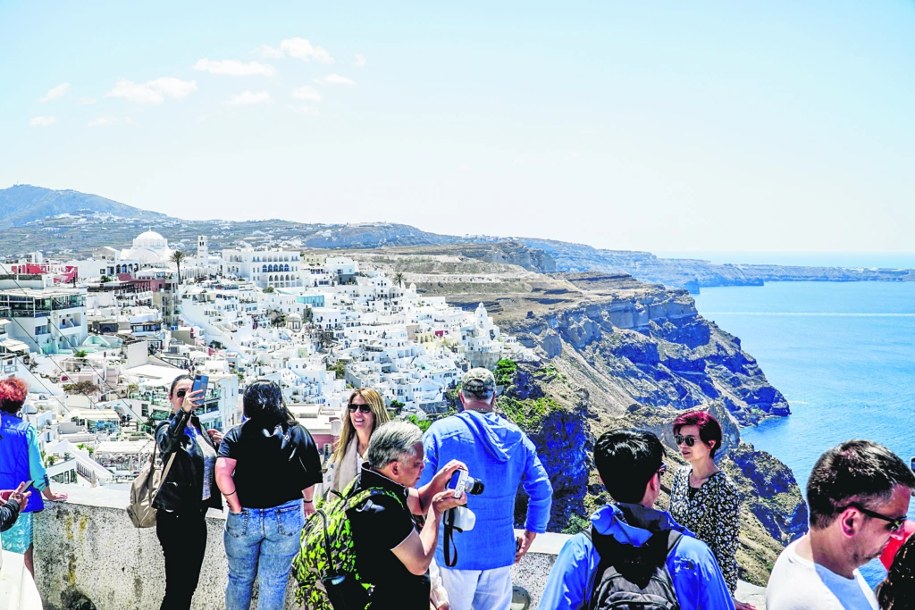 Σεισμοί στη Σαντορίνη: Ανησυχούν για τουρίστες, ψάχνουν εργαζόμενους – Τι λένε στον ΕΤ επιχειρ