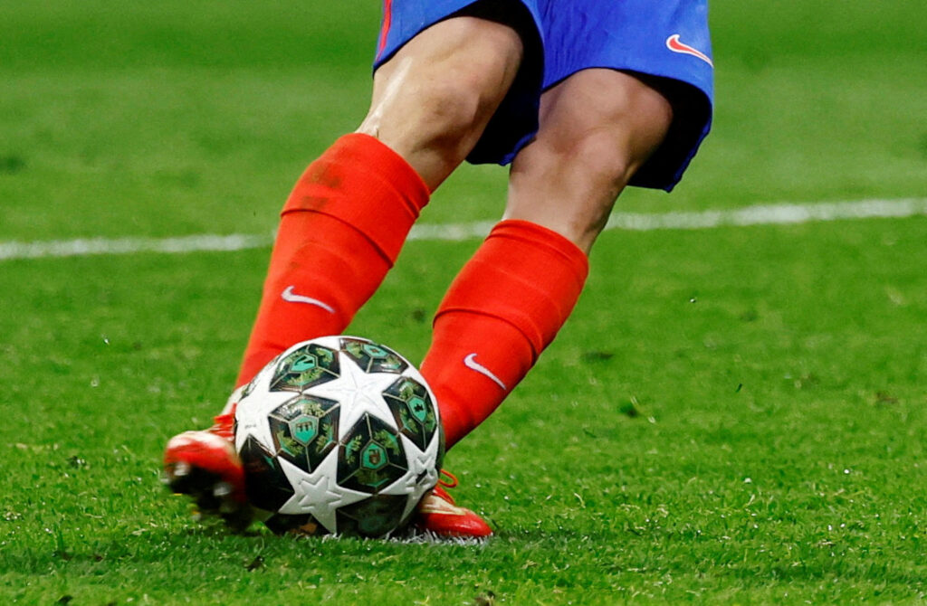 Champions League: Πήρε θέση η UEFA για το πέναλτι του Άλβαρες – «Υπάρχει διπλή επαφή, ο κανονι