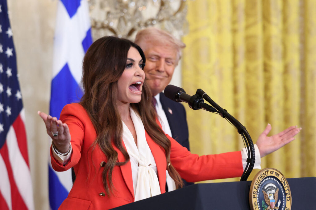 Η Κίμπερλι Γκίλφοϊλ ανέβασε στο Χ τη συνέντευξη του Κυριάκου Μητσοτάκη