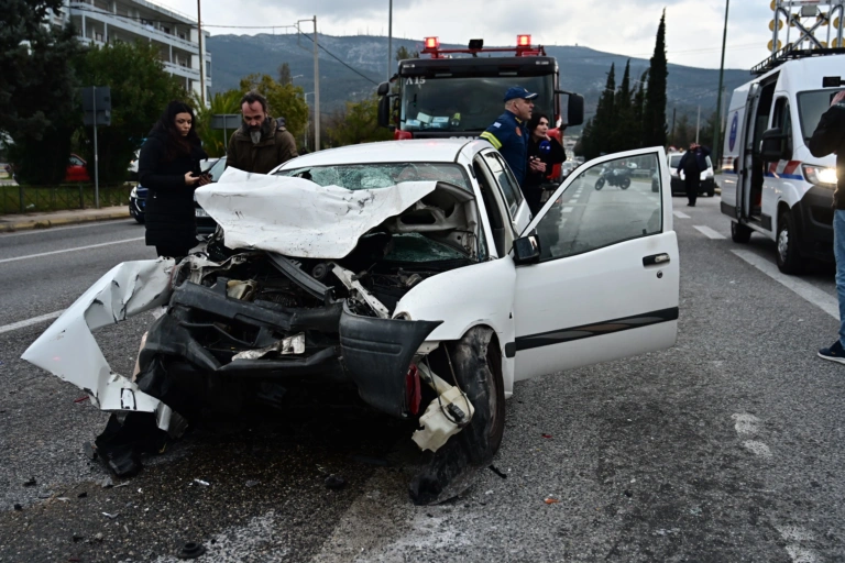 Τροχαίο στην Κατεχάκη: Τι συνέβη τελικά στην οικογένεια που ξεκληρίστηκε – Ποιος οδηγούσε – Τι εξετάζει η Τροχαία