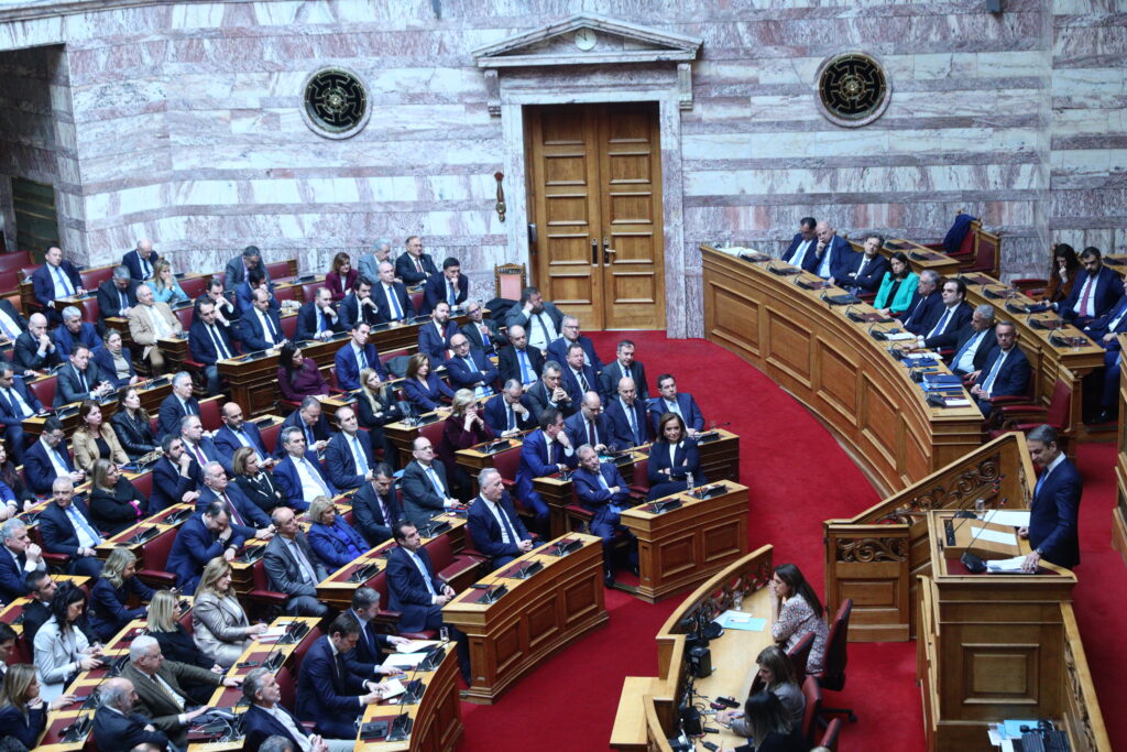 Κατατέθηκε η πρόταση μομφής κατά της κυβέρνησης από ΠΑΣΟΚ, ΣΥΡΙΖΑ, Νέα Αριστερά και Πλεύση Ελευθερία