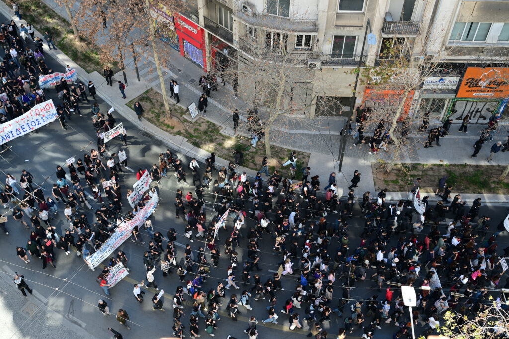 Δείτε live: Νέο συλλαλητήριο για τα Τέμπη στο Σύνταγμα