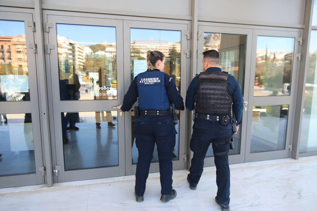 Εθνική Πινακοθήκη: Σάλος από την εισβολή του βουλευτή της Νίκης – Τι λέει ο ίδιος, τι ορίζει ο