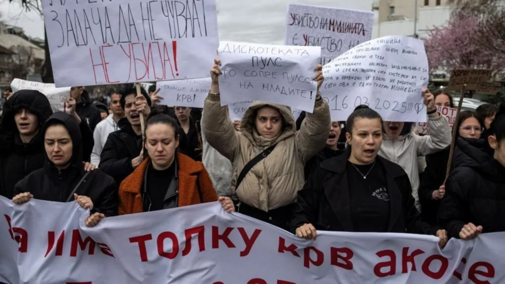 Βόρεια Μακεδονία: Θρήνος και θυμός – Μεσίστιες οι σημαίες – Ανακρίνεται ο πρώην υπουργός Οικονομικών
