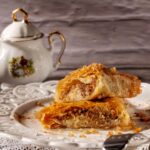 Ο θεϊκός μπακλαβάς με καρύδια στην πιο εύκολη παρασκευή του