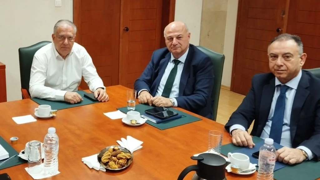 «Καλάθι του Πάσχα»: Αυστηροί έλεγχοι στην αγορά για τις τιμές στα αμνοερίφια