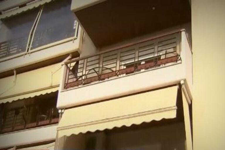 Γυναικοκτονία στη Θεσσαλονίκη: Από ακατάσχετη αιμορραγία πέθανε η 44χρονη που μαχαιρώθηκε από τον σύζυγό της 
