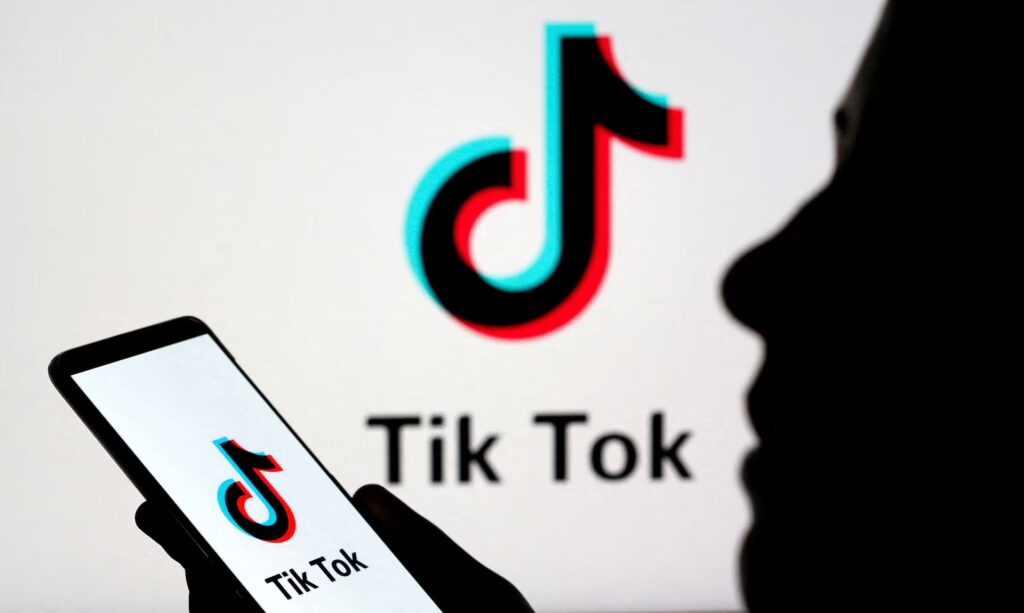 Τραμπ: Τέσσερις οι «μνηστήρες» για το TikTok – Ποιος θα το αποκτήσει
