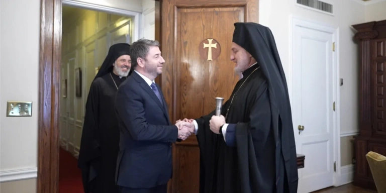 Ο Ανδρουλάκης συνάντησε τον Αρχιεπίσκοπο Αμερικής Ελπιδοφόρο