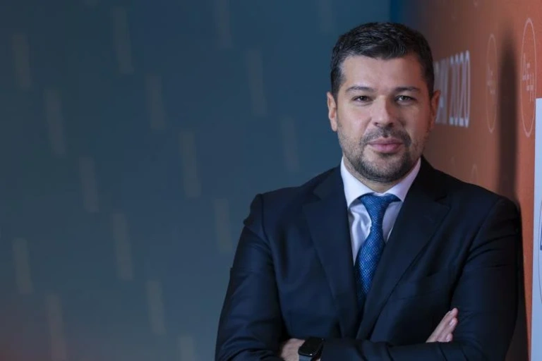 Στάσσης για ΔΕΗ: «Θα πετύχουμε τον στόχο για καθαρά κέρδη 800 εκατ. ευρώ το 2027»