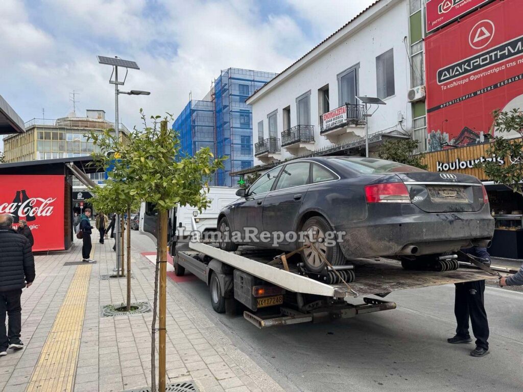 Λαμία: Αρχιμανδρίτης έβριζε και χτυπούσε αστυνομικούς [βίντεο]