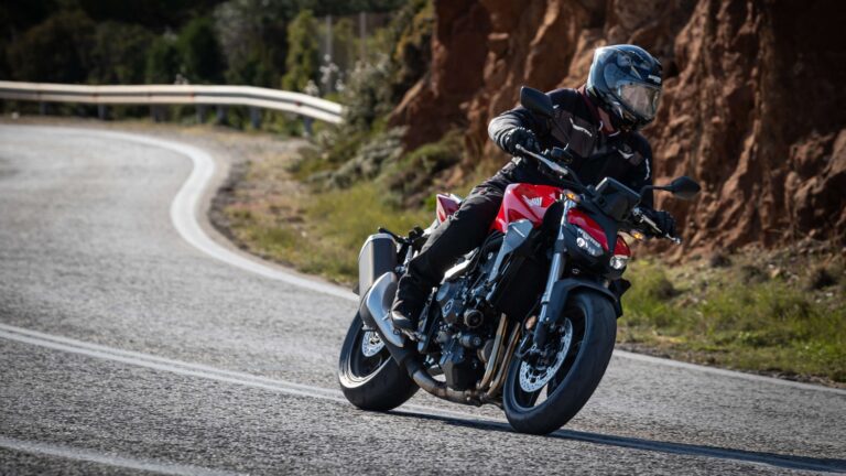 Οδηγούμε τα Honda CB1000 Hornet / SP: Vespa Mandarina!