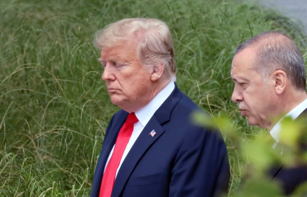 Bloomberg: Ο πρόεδρος Ερντογάν επιδιώκει συνάντηση με τον Ντόναλντ Τραμπ