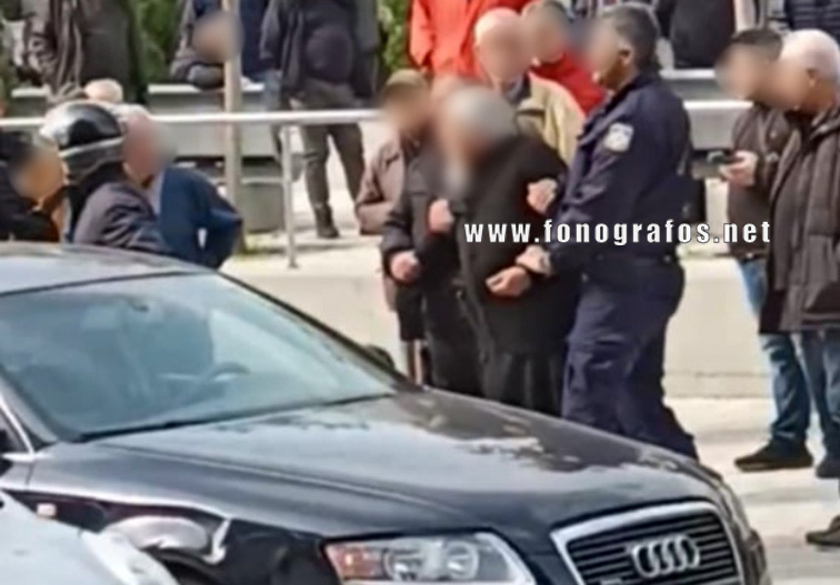 Λαμία: Ιερέας πάρκαρε σε διάβαση πεζών και έπιασε από τον λαιμό αστυνομικό που του πήρε τις πινακίδες