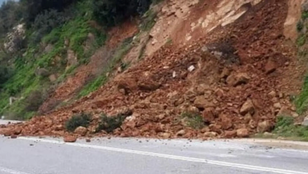 Κρήτη: Κλειστό ειναι το ρεύμα του δρόμου προς Σητεία στο ύψος του «Πλάτανου» λόγω κατολίσθησης