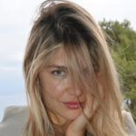 Κλέλια Ανδριολάτου: Με pixie περούκα σε νέο φωτογραφικό λουκ