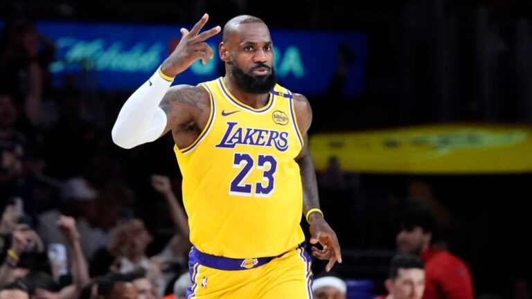NBA: Στους Σίξερς ο ΛεΜπρόν Τζέιμς