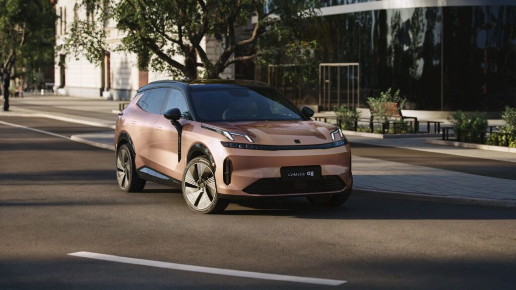 Lynk & Co 08: Plug-in hybrid με 200 χλμ. ηλεκτρικής αυτονομίας!