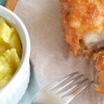 25η Μαρτίου: Γιατί τρώμε μπακαλιάρο την ημέρα του Ευαγγελισμού – Το μυστικό για να το τηγανίσετε σε κουρκούτι