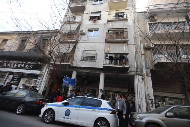 Ομόνοια: Αποκλείεται η εγκληματική ενέργεια για τον 46χρονο τουρίστα – «Ερωτικό παιχνίδι» βλέπουν οι Αρχές