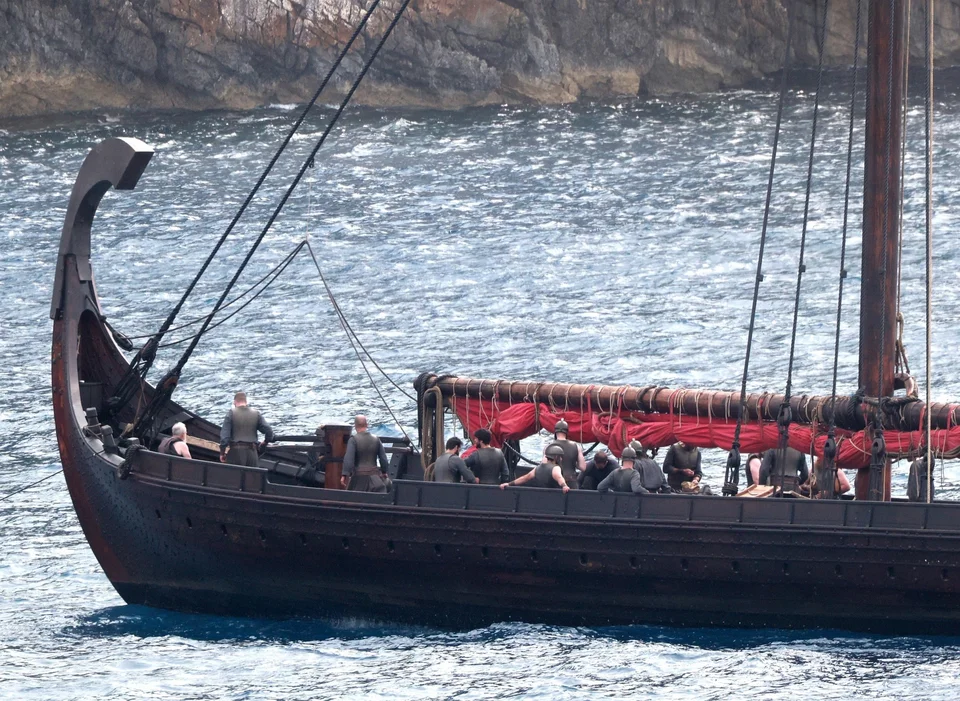 «Οδύσσεια»: Νέες φωτογραφίες από τα γυρίσματα στη Μεσσηνία – Δείτε την αφίσα της ταινίας [εικόνες]