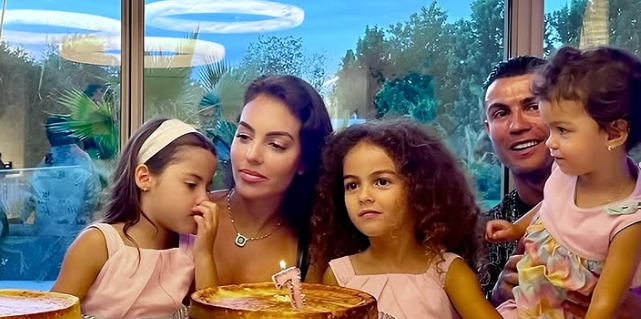 Κριστιάνο Ρονάλντο: Η όμορφη ανάρτηση του για τις γυναίκες της ζωής του – «Με εμπνέετε κάθε μέρα» [εικόνες]