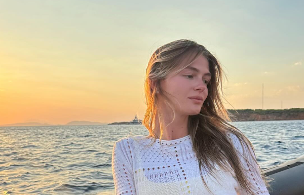 Αμαλία Κωστοπούλου: Η βόλτα με τον αρραβωνιαστικό της και η τρυφερή φωτογραφία στο αυτοκίνητο