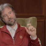 Κωστής Μαραβέγιας: Συγκινημένος για τον θάνατο του πατέρα του – «Ήταν υπέροχος άνθρωπος, το πάλευε» [βίντεο]