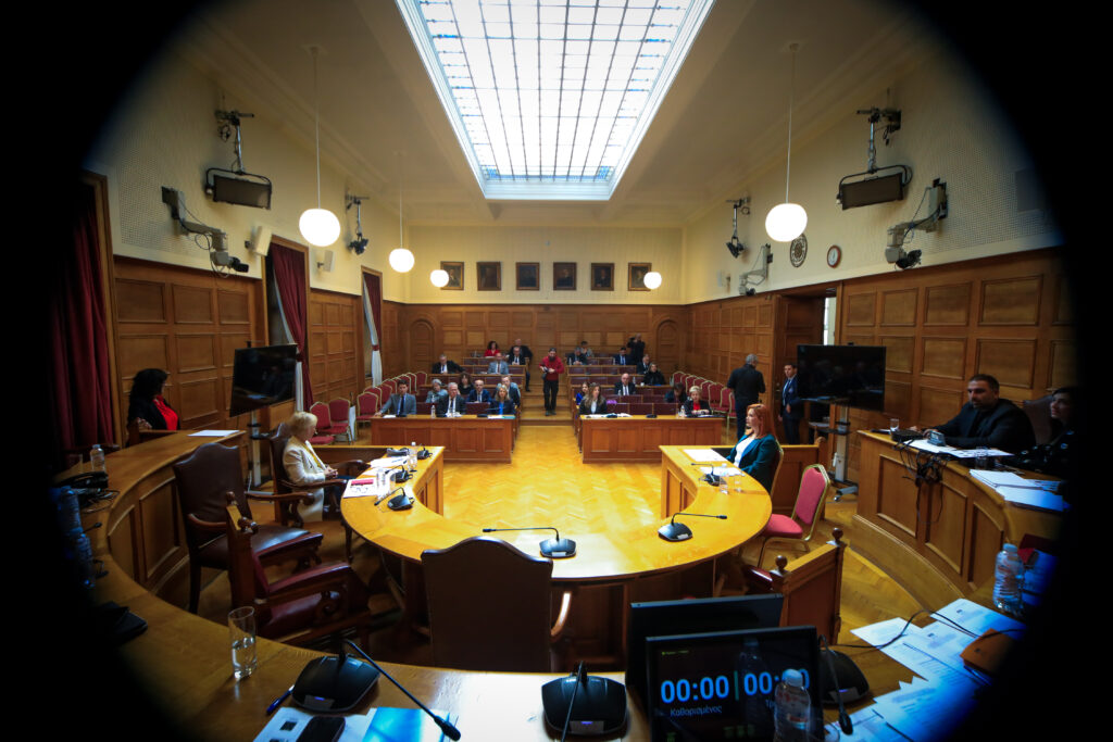 Προανακριτική: Τη Δευτέρα η κλήση Τριαντόπουλου – Απείχαν από την ψηφοφορία όλα τα τα μέλη της