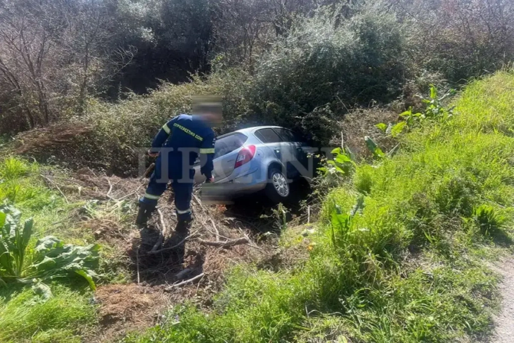 Καβάλα: Οδηγός ΙΧ έχασε τον έλεγχο, συγκρούστηκε με άλλο όχημα και βγήκε εκτός δρόμου