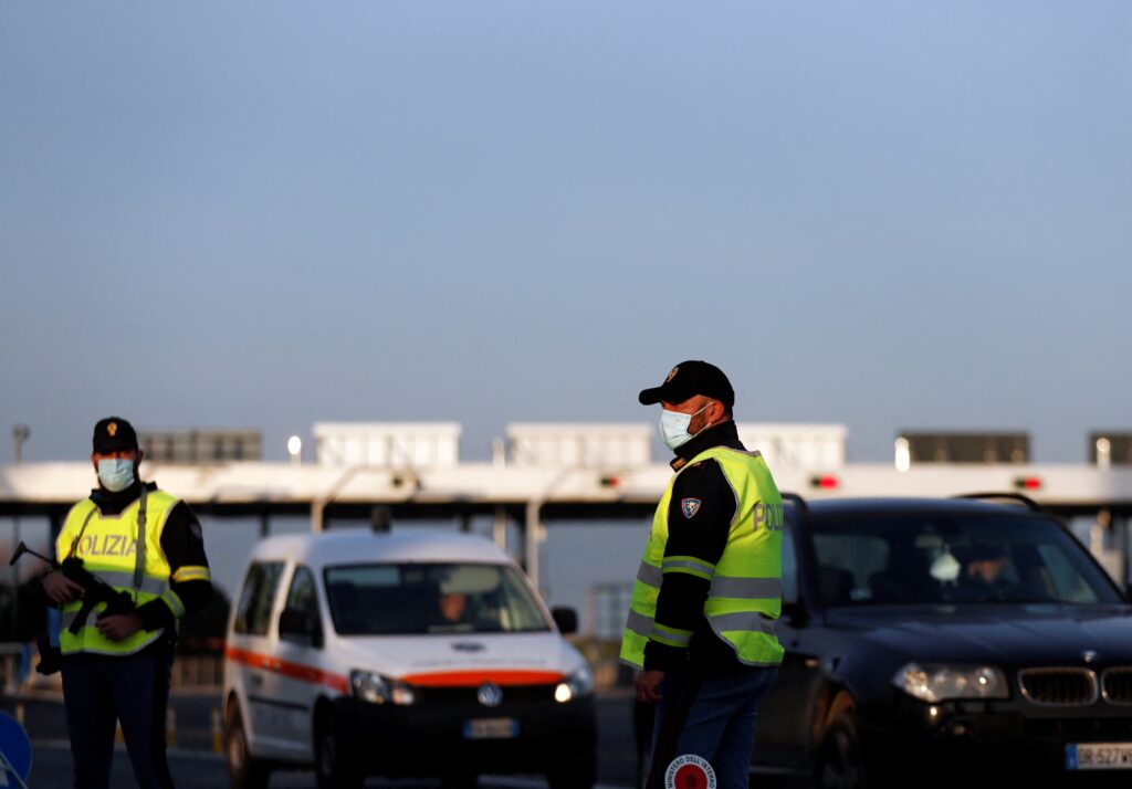 Ιταλία: Νεογέννητο μεταφέρθηκε μέσα σε πλαστική σακούλα στο Μαρόκο – Ήθελαν να το πουλήσουν