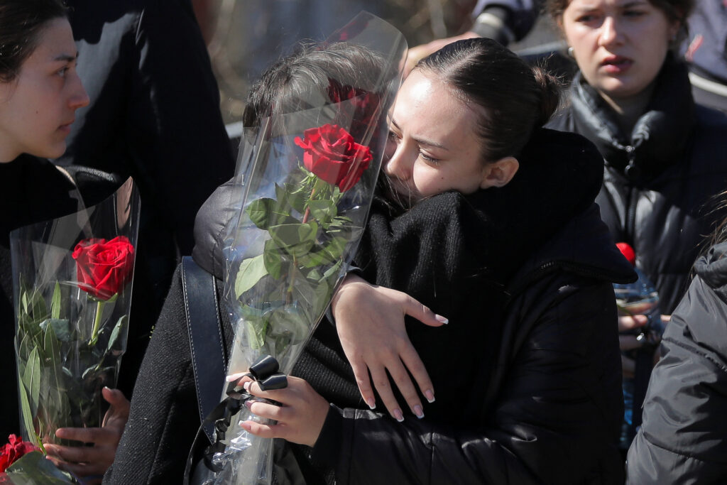 Βόρεια Μακεδονία: Θρήνος και απόγνωση στις κηδείες των θυμάτων της τραγωδίας στο Κότσανι
