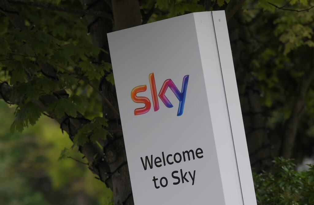 Sky News: Εξετάζει να καταργήσει 2.000 θέσεις εργασίας στο Ηνωμένο Βασίλειο