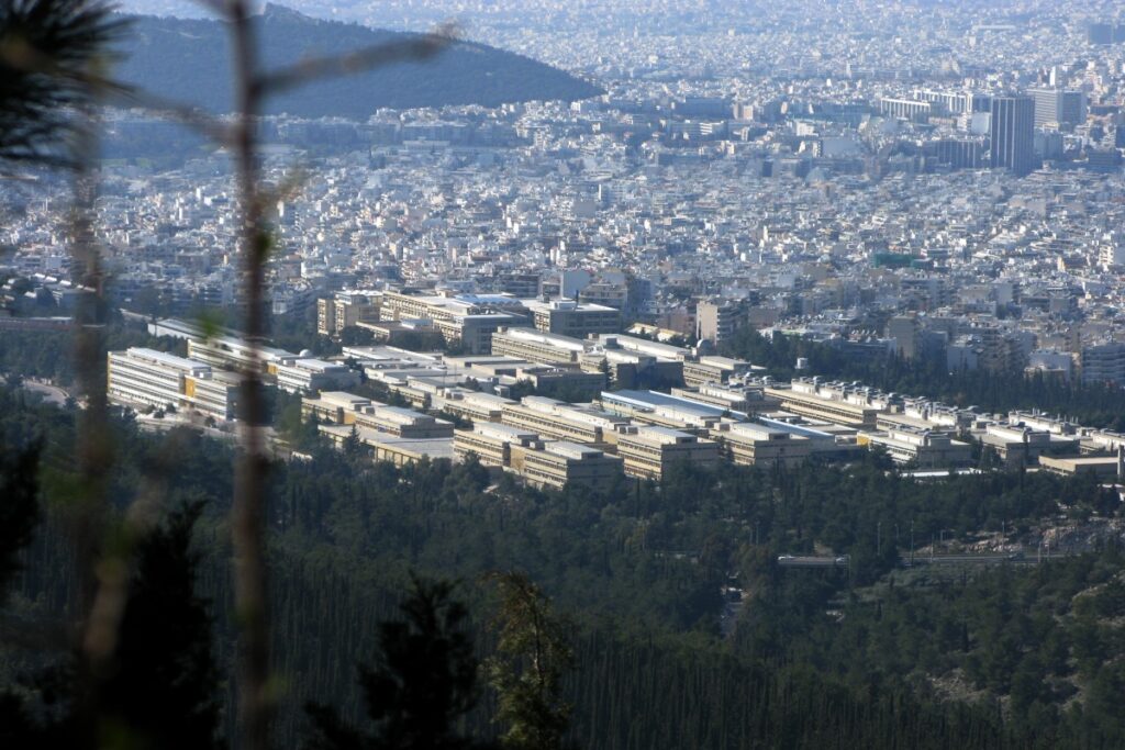 Ζωγράφου: Φύλακας βρήκε κρεμασμένο σε δέντρο φοιτητή μέσα στην Πανεπιστημιούπολη