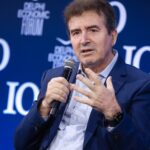 Χρυσοχοΐδης: Η «Σχολή Σημίτη» ήταν η αντίληψη του κάθε μέρα κάνω ένα βήμα