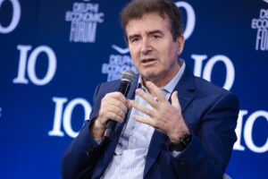 Χρυσοχοΐδης: Η «Σχολή Σημίτη» ήταν η αντίληψη του κάθε μέρα κάνω ένα βήμα