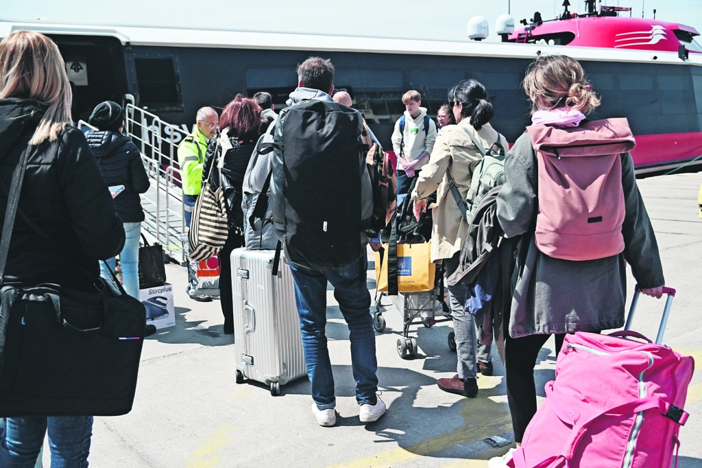 Ακτοπλοϊκά εισιτήρια: Ακριβότερα από 1η Μαΐου – Οι τιμές για το Πάσχα [πίνακες]