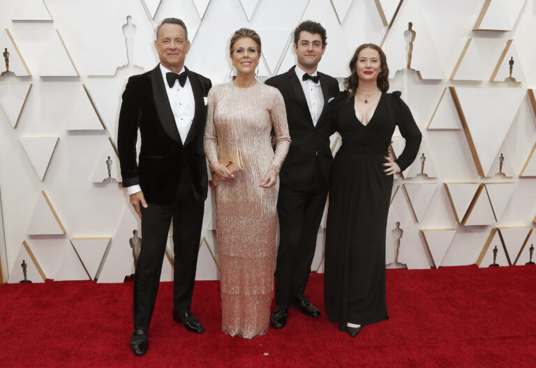 Τα σκοτεινά παιδικά της χρόνια της κόρης του Τομ Χανκς: «Βία, στέρηση και χαλασμένο φαγητό»