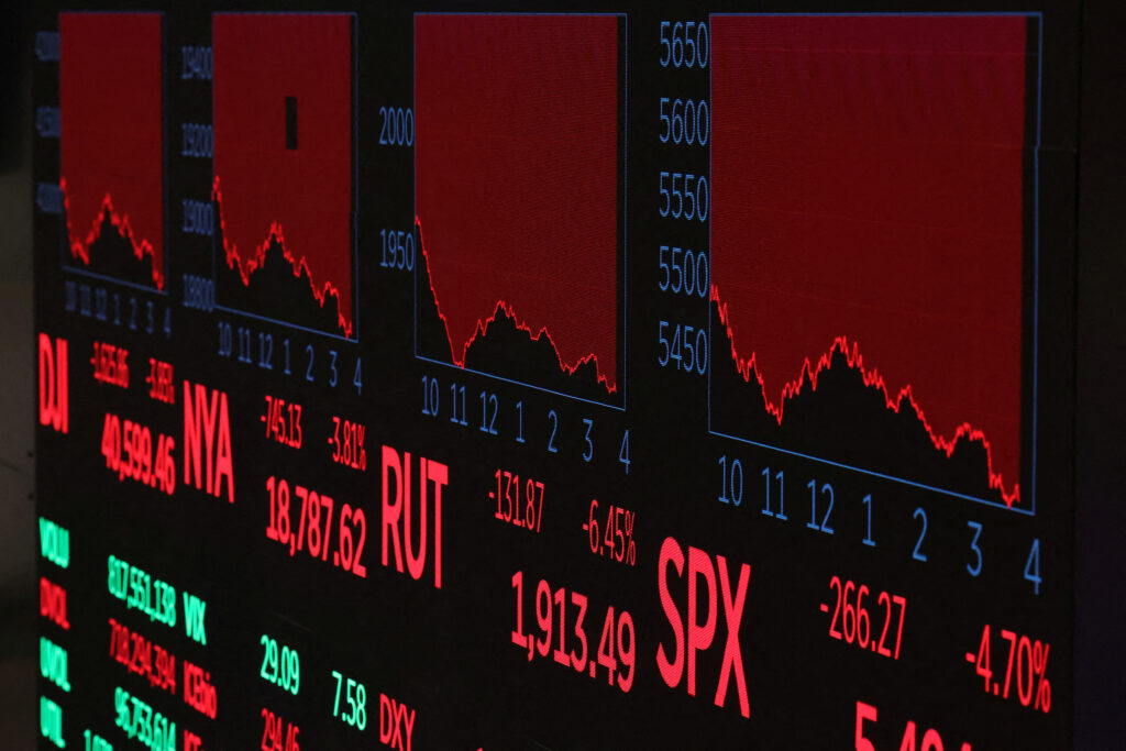 Δασμοί Τραμπ: Κατρακυλούν τα χρηματιστήρια – Aπώλειες 2 τρισ. στη Wall Street