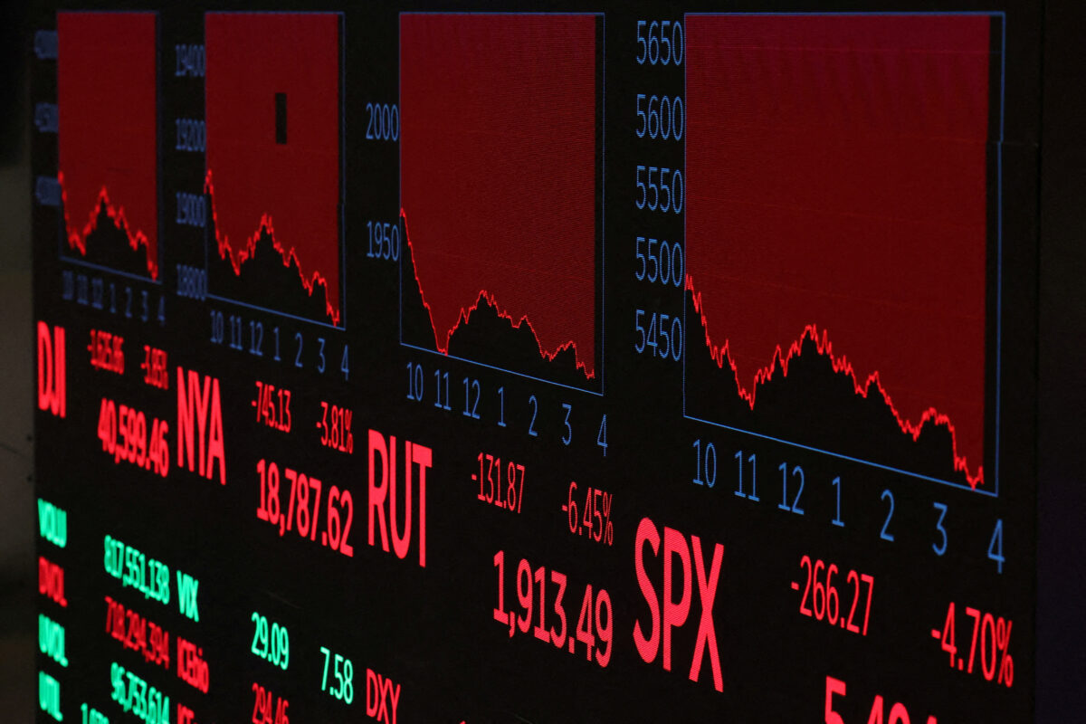 «Ιστορικός» σεισμός στις διεθνείς αγορές - Σε ελεύθερη πτώση οι μετοχές στην Ευρώπη, μετά τη βουτιά στην Ασία