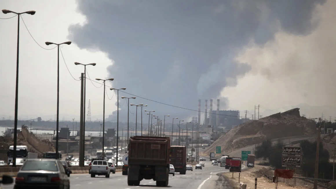 Μεγάλη έκρηξη στο λιμάνι Σαζίντ Ρατζάι στο νότιο Ιράν, τουλάχιστον 516 τραυματίες - Δείτε βίντεο