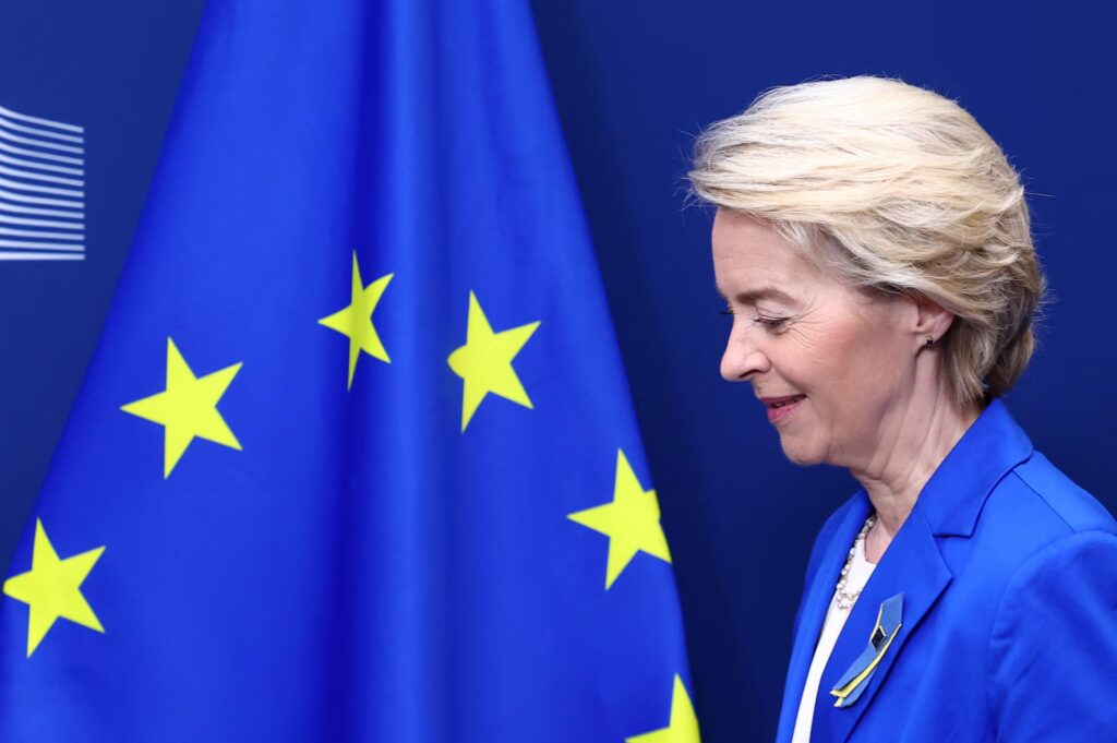ΕΕ: Θα «εκμεταλλευτεί» το πάγωμα των δασμών του Τραμπ – Στόχος να προωθήσει νέα συμφωνία για ο