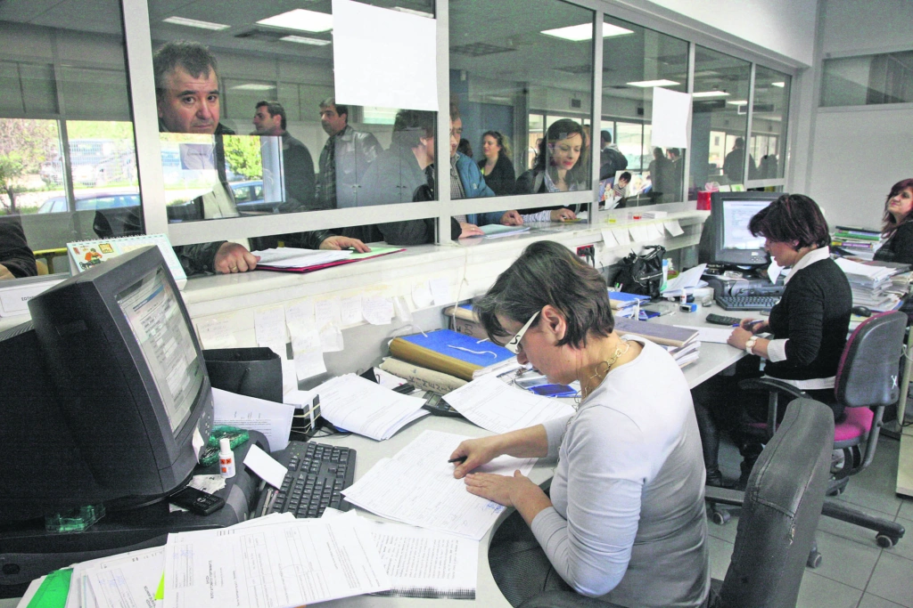 Δεύτερη ευκαιρία για οφειλέτες σε εφορία και ταμεία