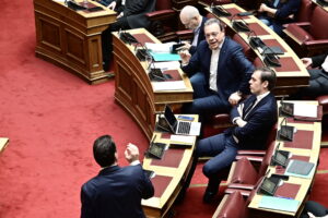 Βουλή: Με ένταση ξεκίνησε η συζήτηση στη για το πόρισμα της προανακριτικής