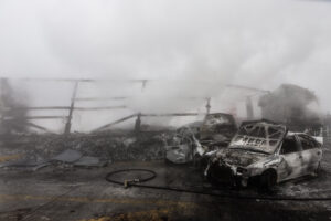 Πώς έγινε η τραγωδία στα διόδια Πολυμύλου: Αυτοκίνητο έκανε όπισθεν στη λωρίδα του e-pass και έπεσαν πάνω του το δεύτερο ΙΧ και το φορτηγό