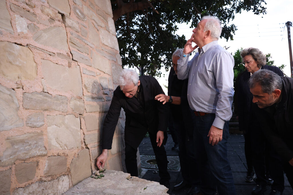 Βούτες: Συναγερμός από τον Λέκκα – Να φύγουν από τα σπίτια τους όσοι δουν ρωγμές – Ισχυρή σύσταση στους κατοίκους
