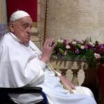 Πάπας Φραγκίσκος: Οι καμπάνες της Νοτρ Νταμ χτύπησαν 88 φορές για να τιμήσουν τον Πάπα