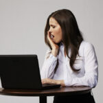 Η υπνηλία συνδέεται με αυξημένους κινδύνους για την υγεία και μειωμένη ποιότητα ζωής