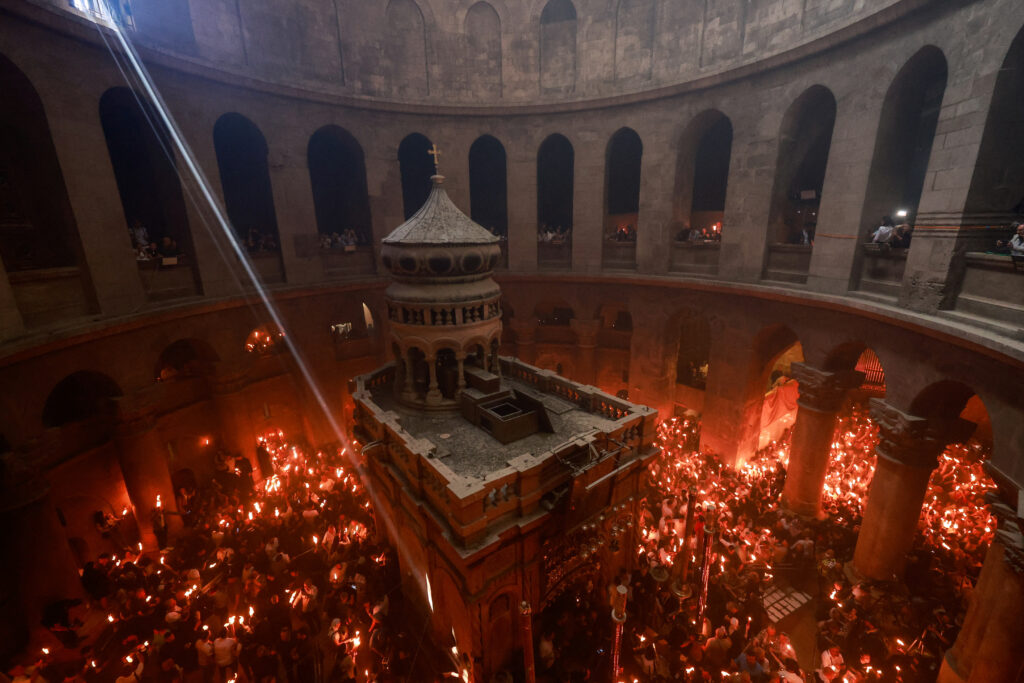 Άγιο Φως: Έγινε η Τελετή Αφής στα Ιεροσόλυμα - Πότε αναμένεται στην Αθήνα